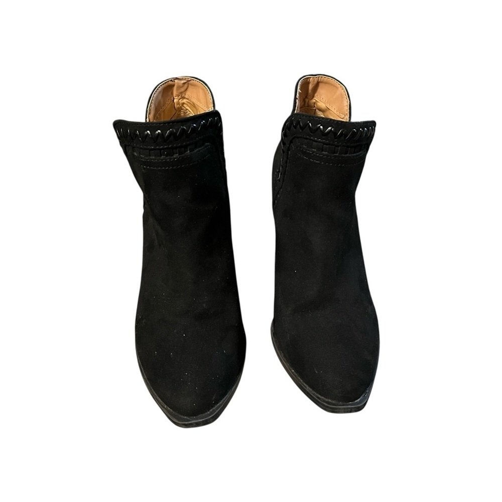 Qupid Topangs Braided V-cut Black Ankle Booties Size 6.5